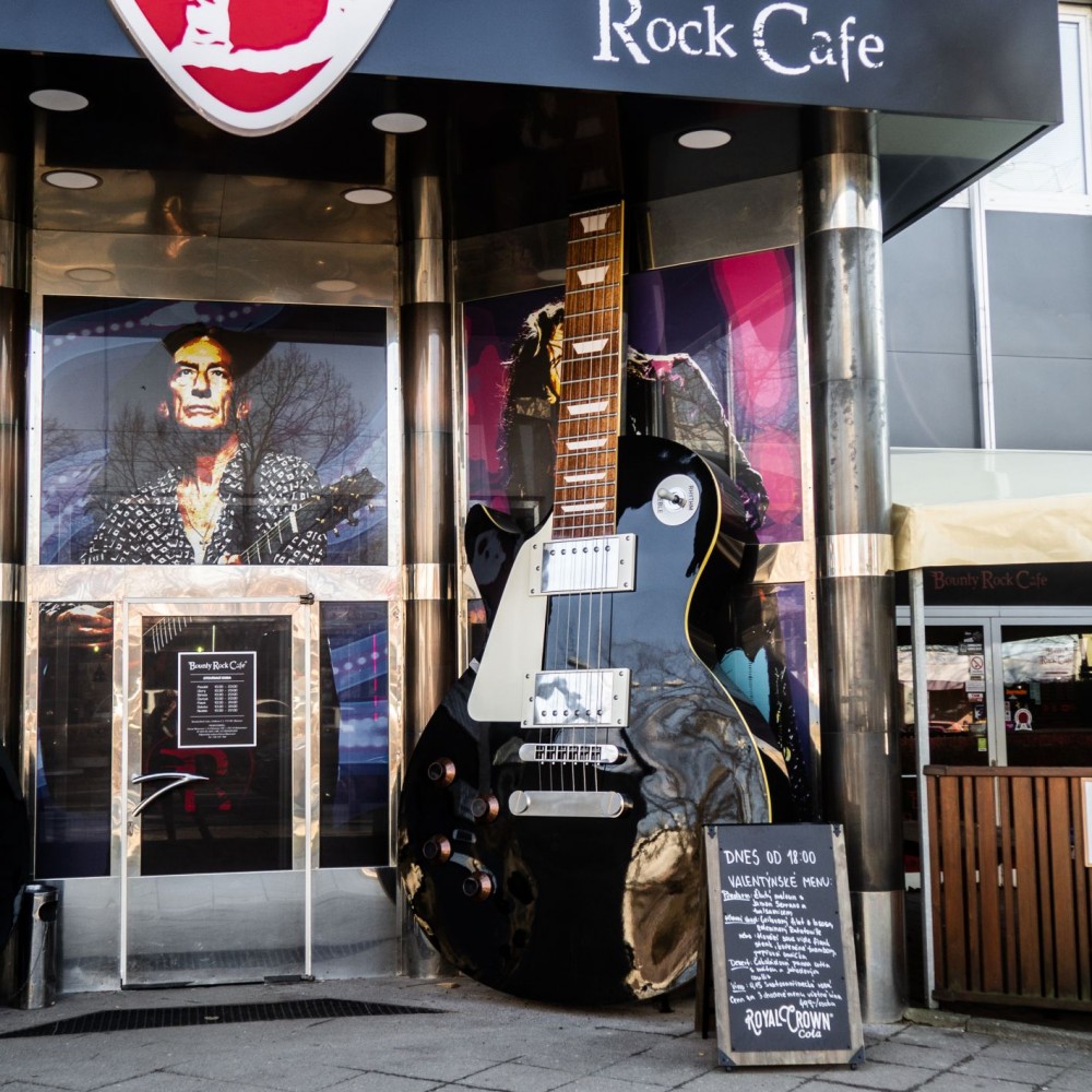 Bounty Rock Cafe - interior and exterior